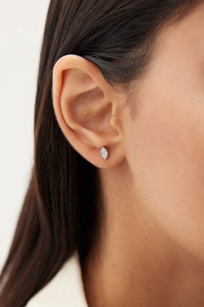 ALTIN YAPRAK DESENLİ BAGET KÜPE