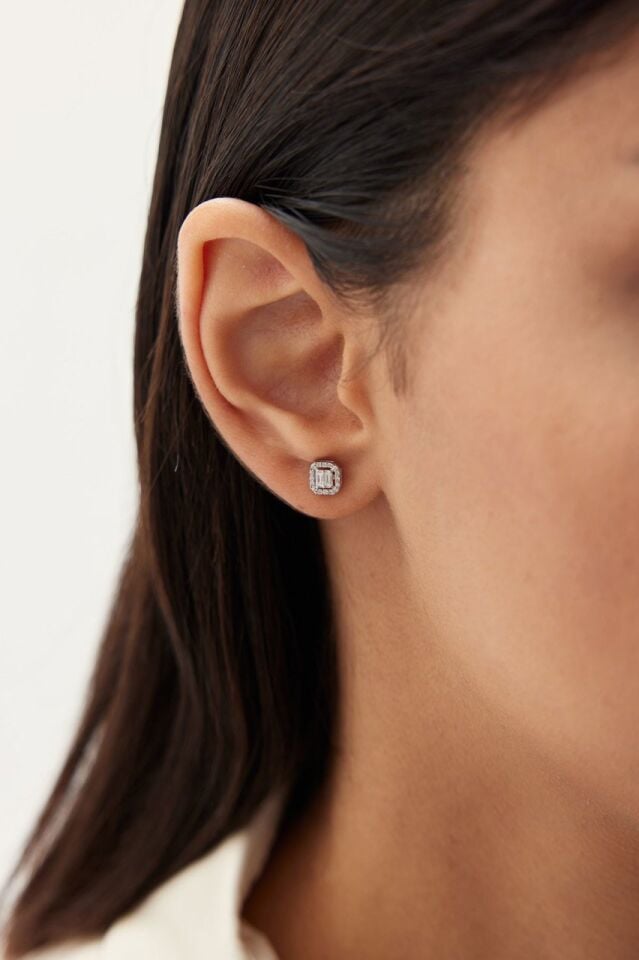 Altın Kare Mini Baget Küpe