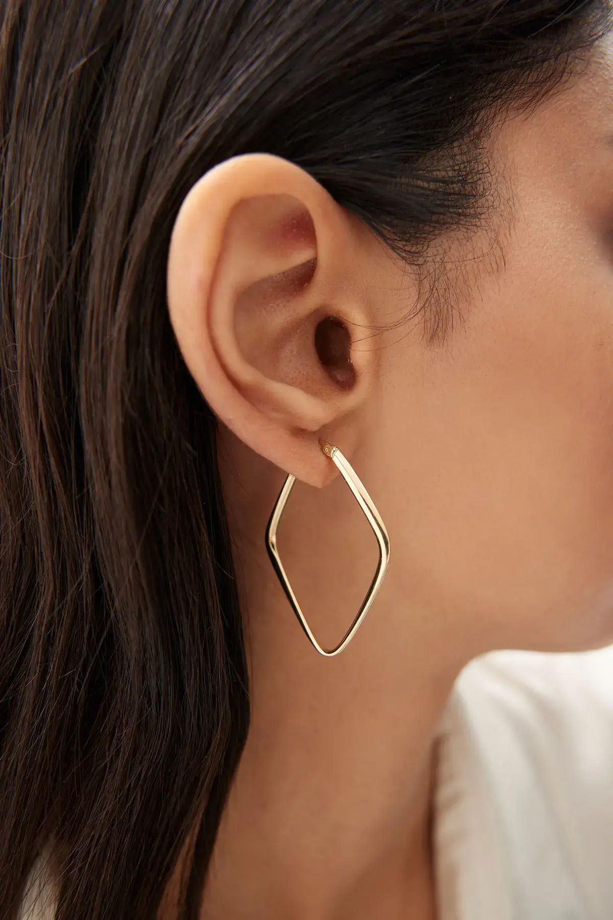 ALTIN GEOMETRİK DESENLİ KÜPE