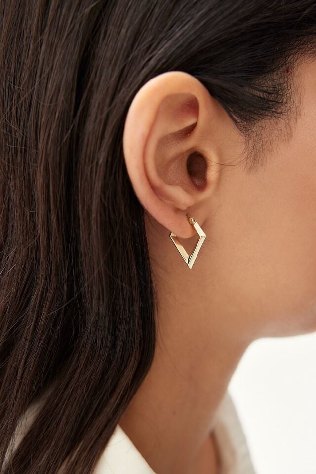 Altın Üçgen Formlu Küpe