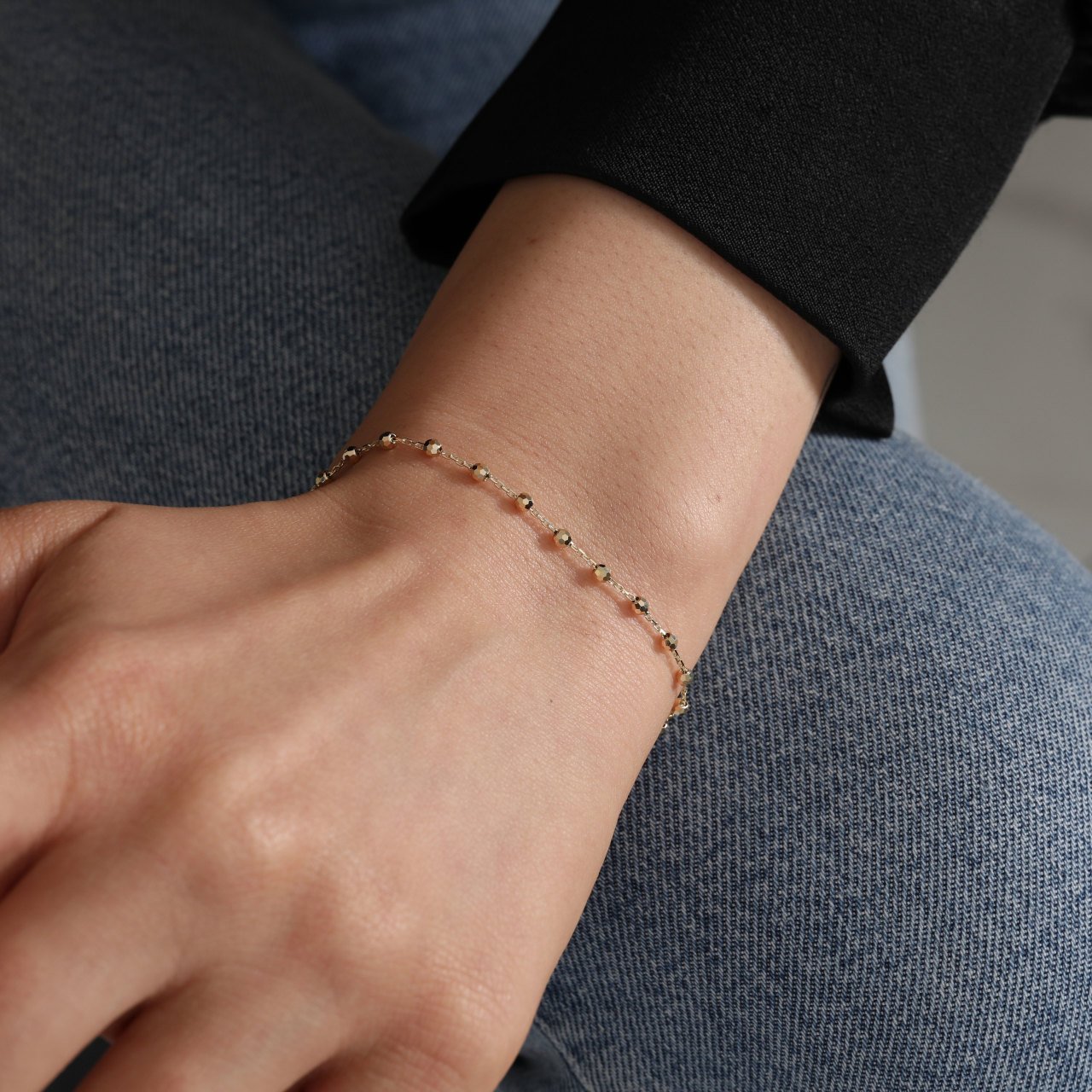 İnce Yuvarlak Formlu Bileklik