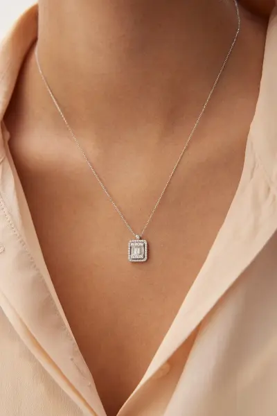 ALTIN BAGET TAŞLI KOLYE