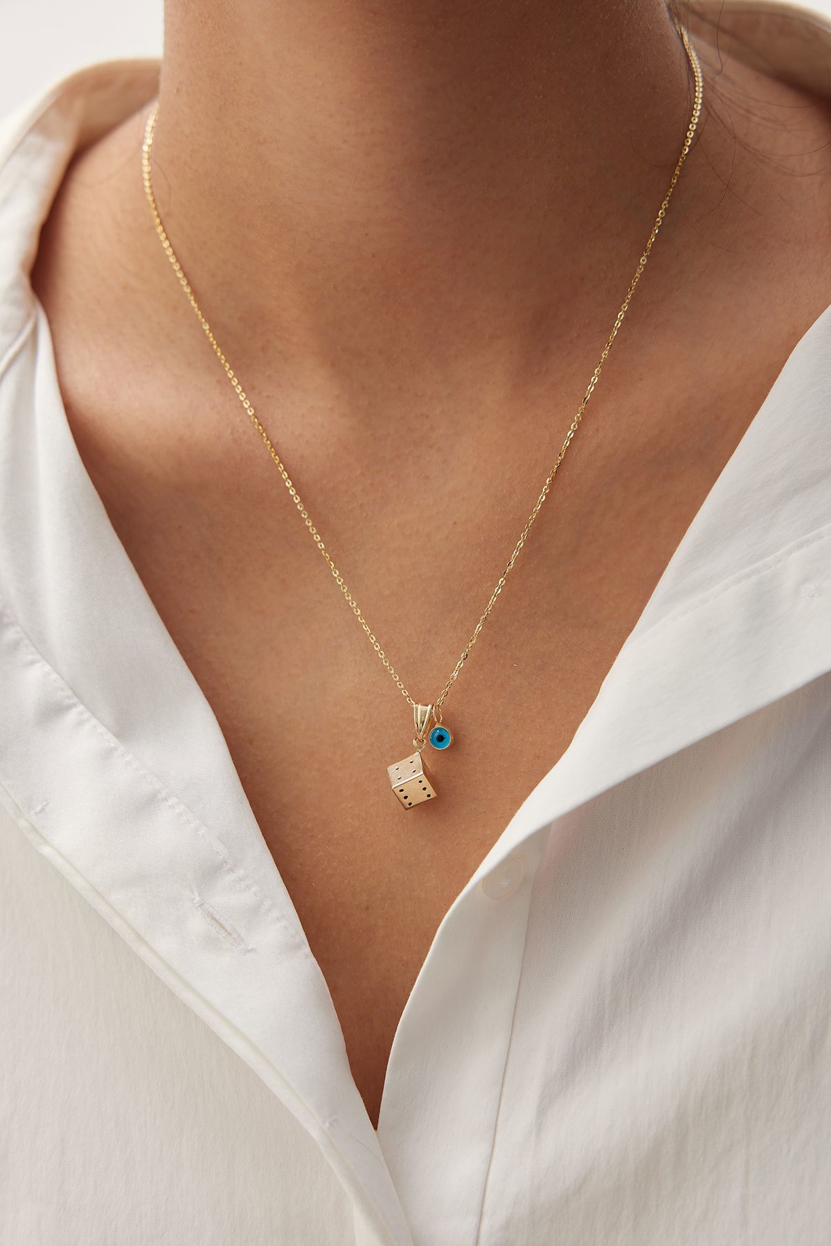 Altın Nazar Boncuklu Zar Kolye