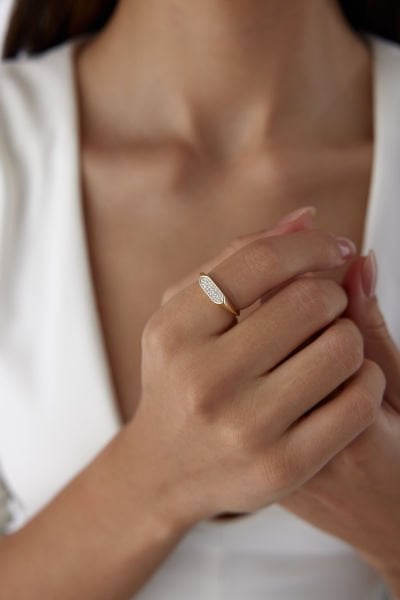 Altın Taşlı Geometric Yüzük