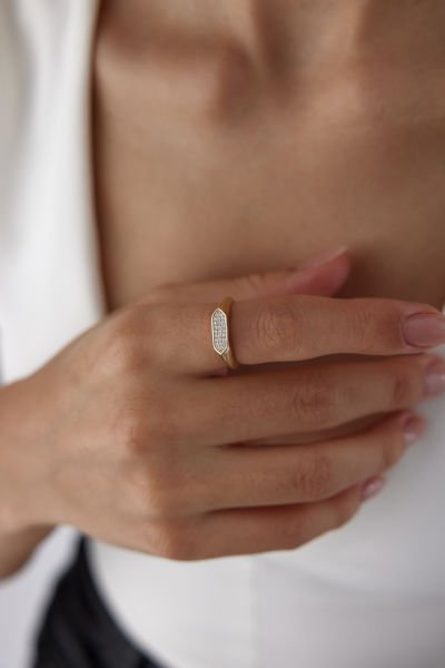 Altın Taşlı Geometric Yüzük