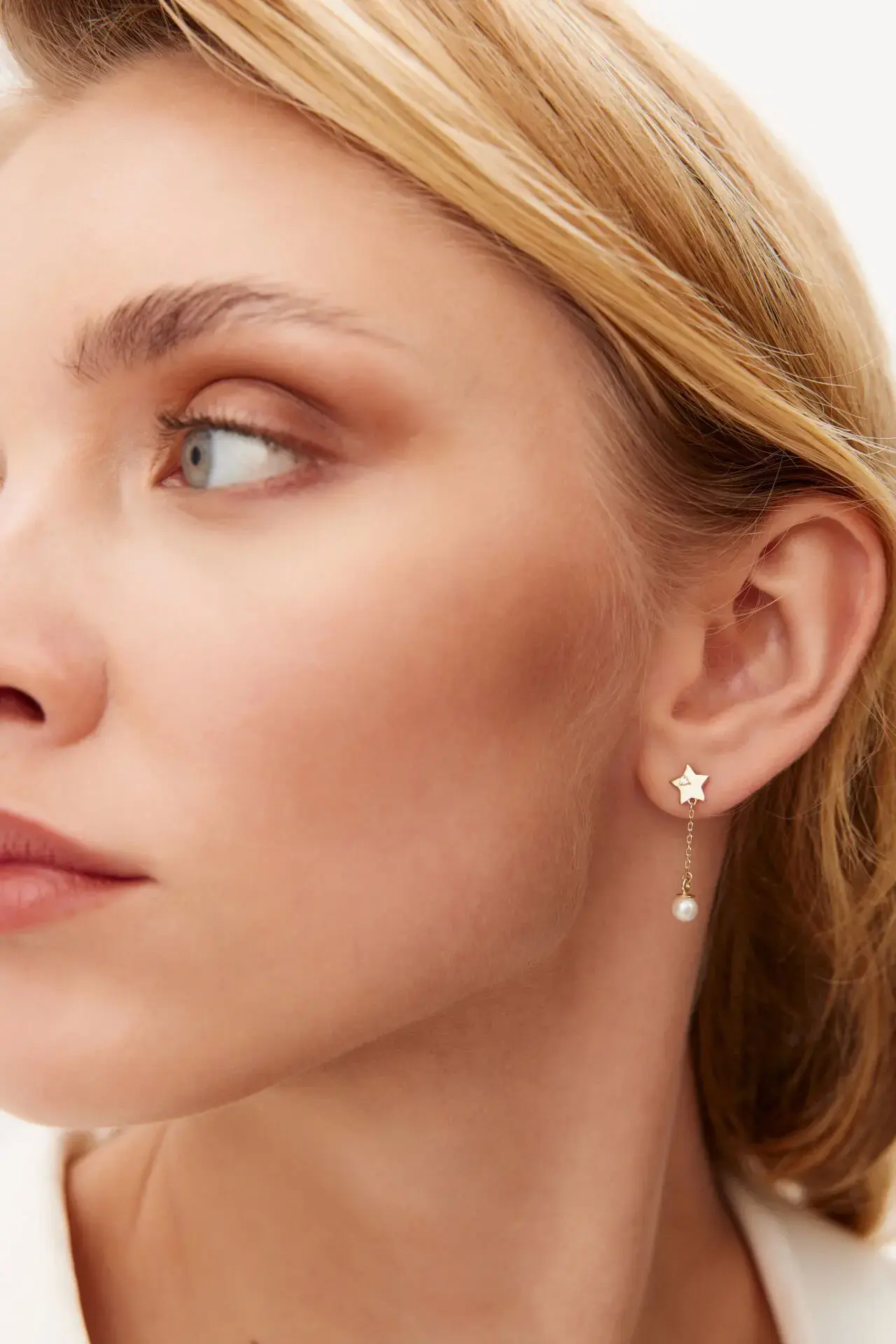 Altın İnci Sallantılı Yıldız Küpe