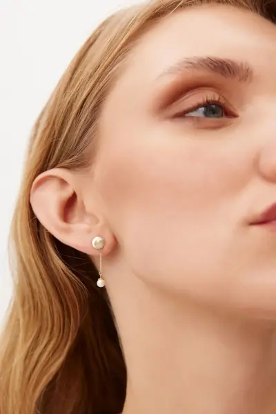 ALTIN İNCİ SALLANTILI PLAKA KÜPE