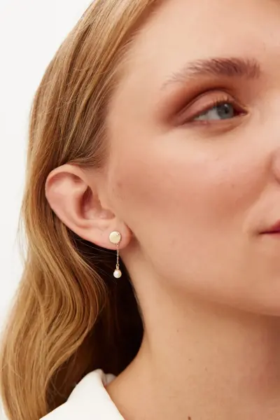 ALTIN İNCİ SALLANTILI PLAKA KÜPE