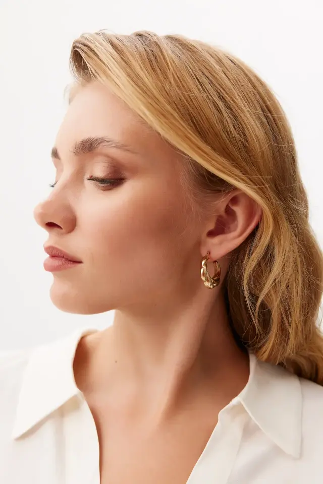 Altın Kruvasan Küpe