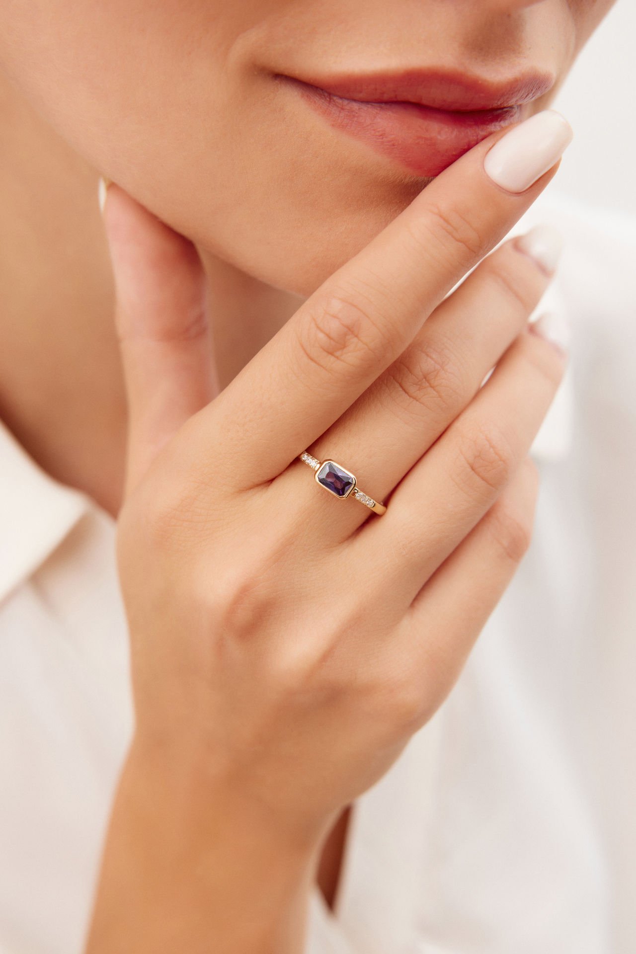 ALTIN MOR TAŞLI YATAY YÜZÜK