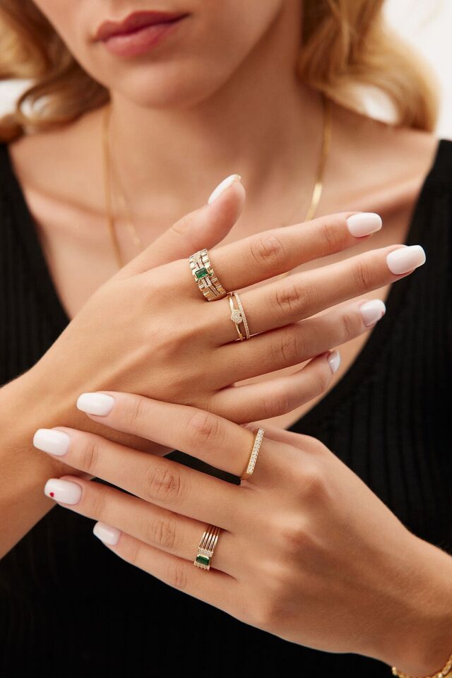 Altın Katmanlı Zümrüt Taşlı Yüzük