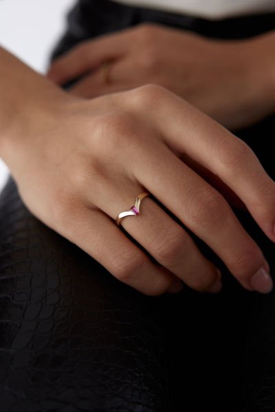 Altın Line Ruby Taşlı Yüzük