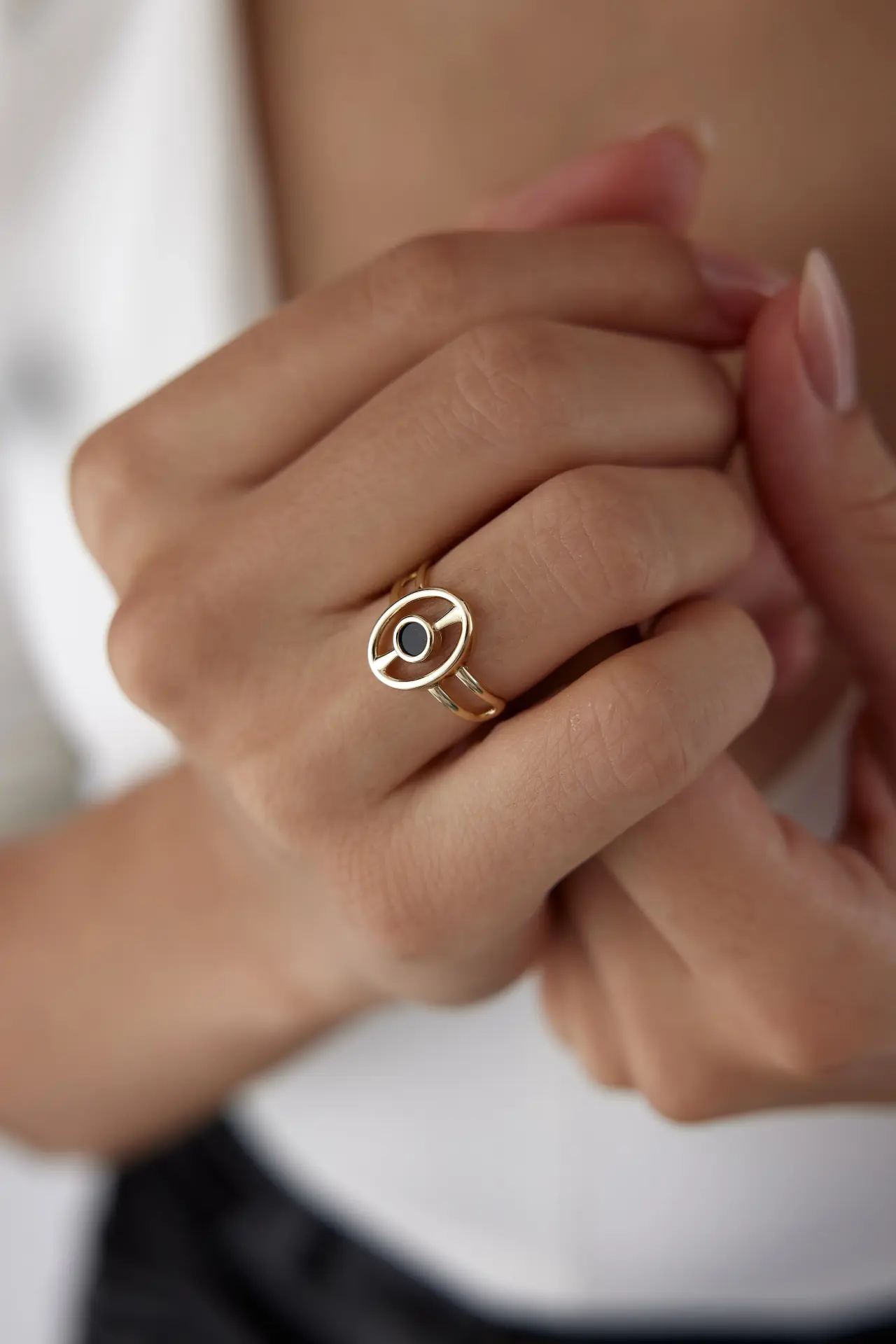 ALTIN SİYAH  TAŞLI ROUND YÜZÜK