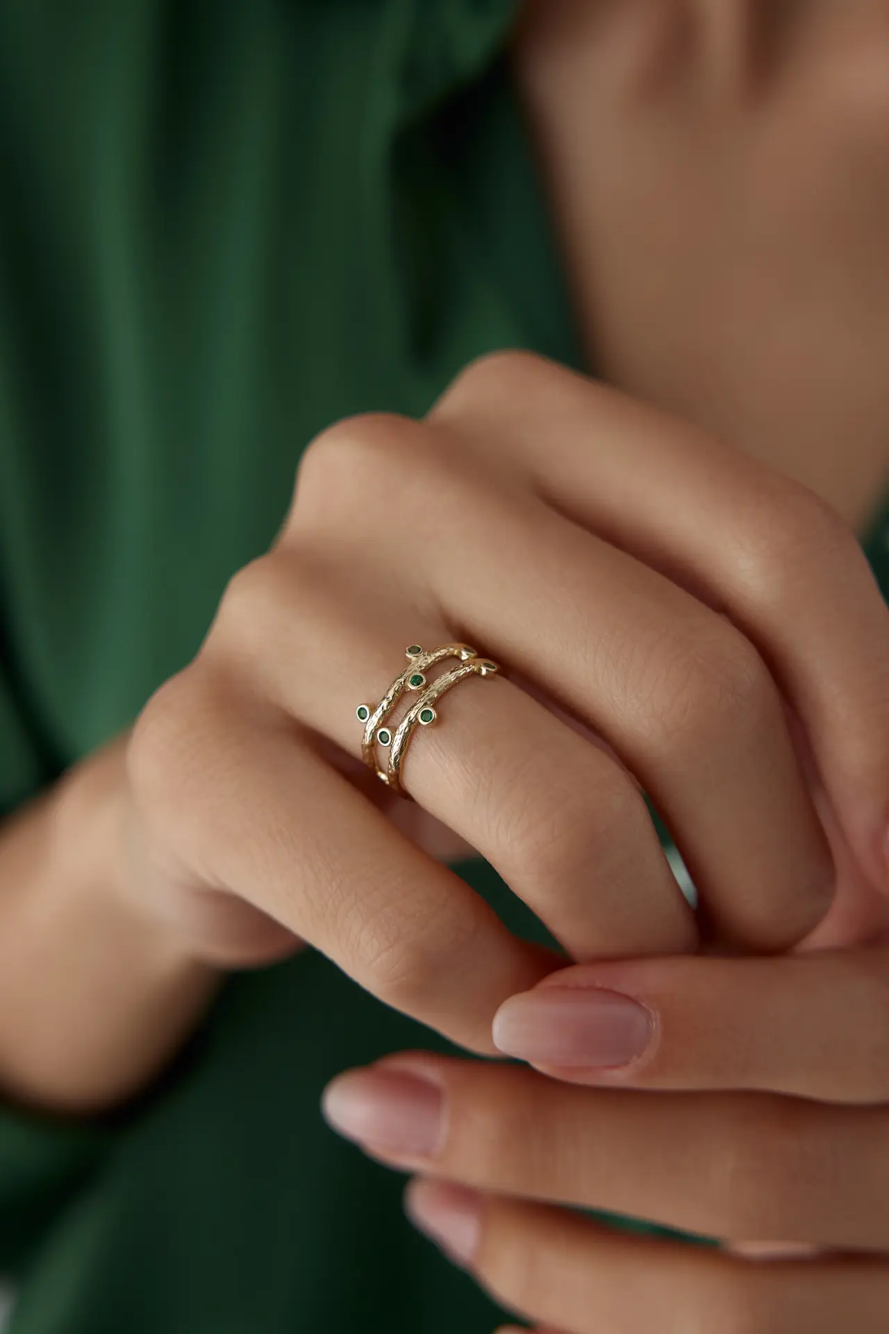 Altın Yeşil Taş Detaylı Yüzük