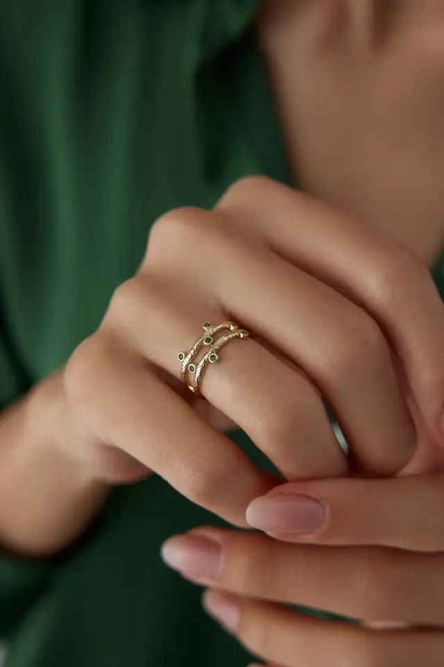 Altın Yeşil Taş Detaylı Yüzük