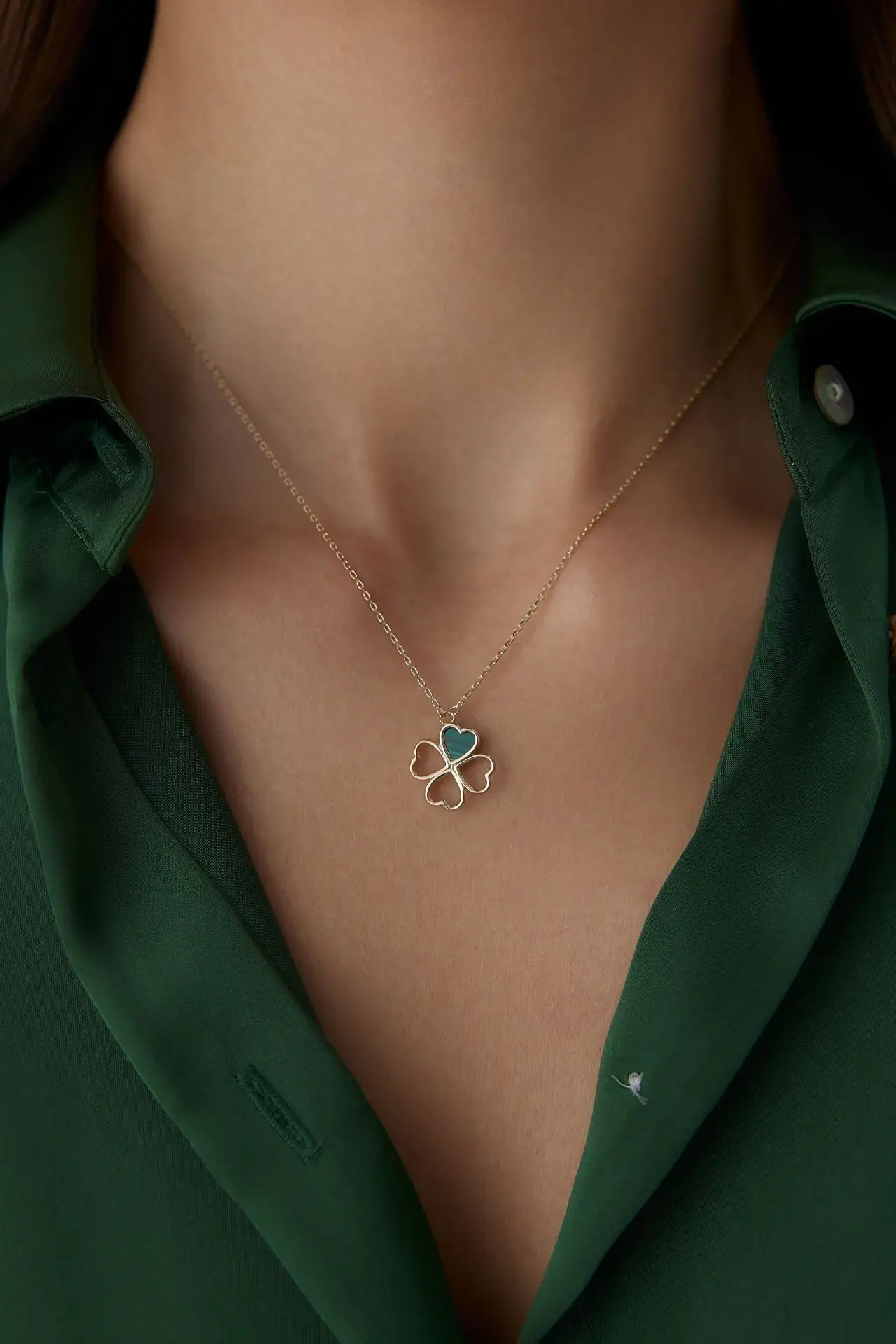 Altın Malakit Taşlı Yonca Kolye