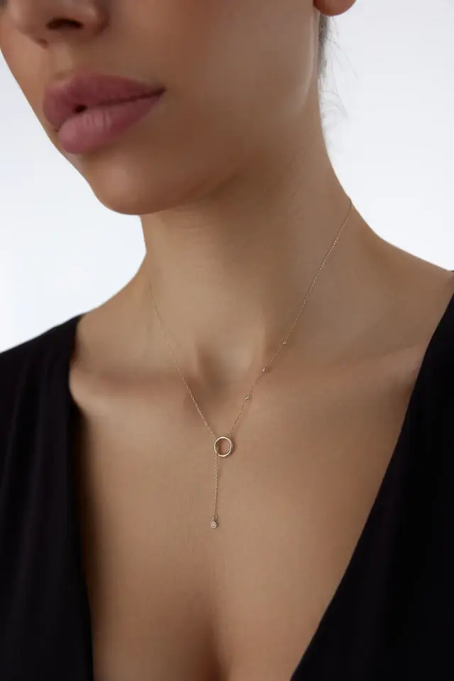 Altın Oval Sallantılı Kolye