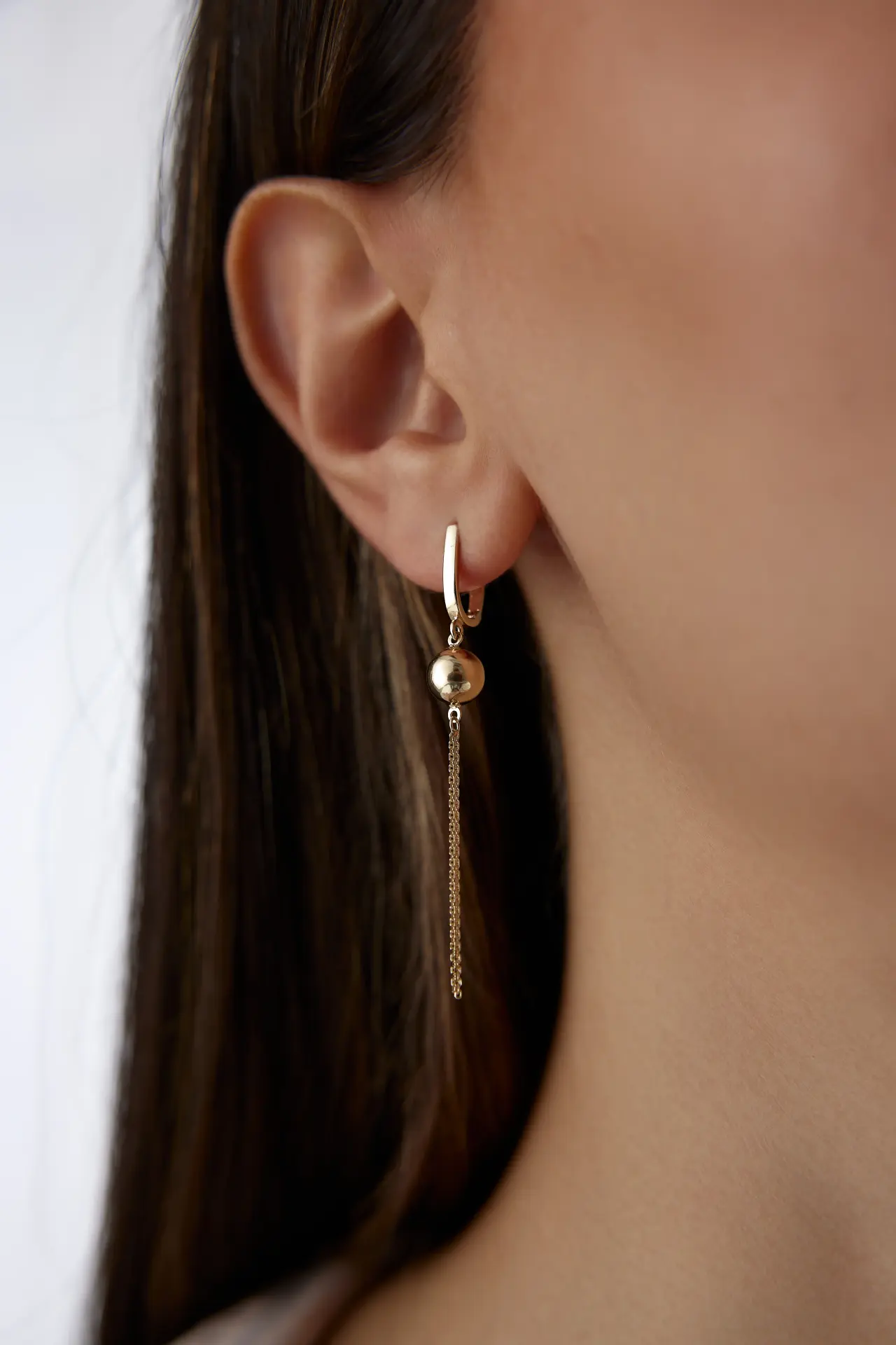 ALTIN ZİNCİRLİ  TOP  KÜPE