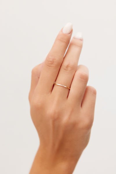 Altın Minimal Taşlı Yüzük