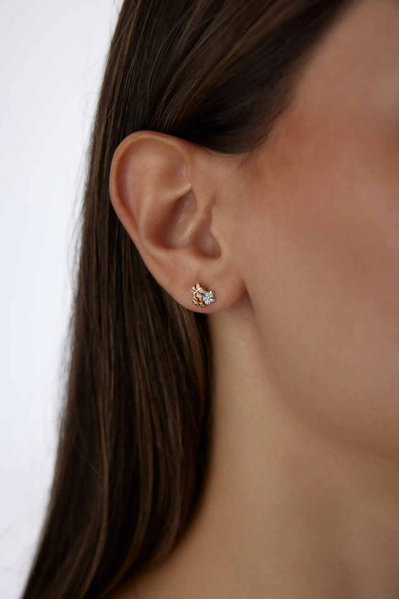 Altın Üçlü Çiçek Küpe