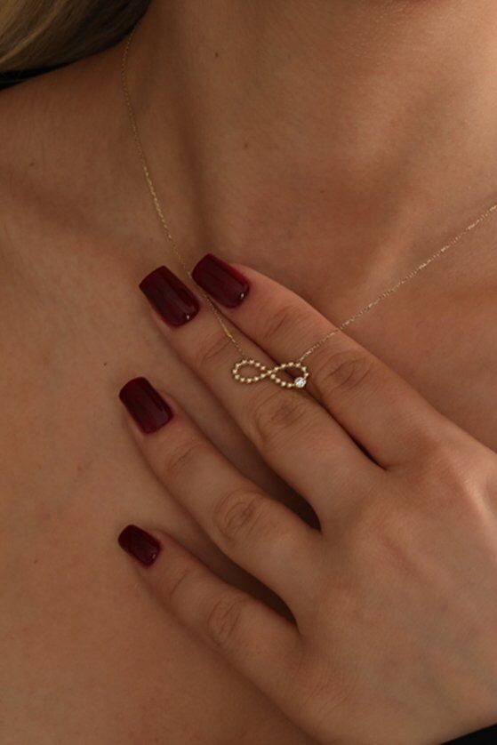 Altın Top Taşlı Sonsuzluk Kolye