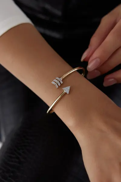 ALTIN OK TASARIM KELEPÇE