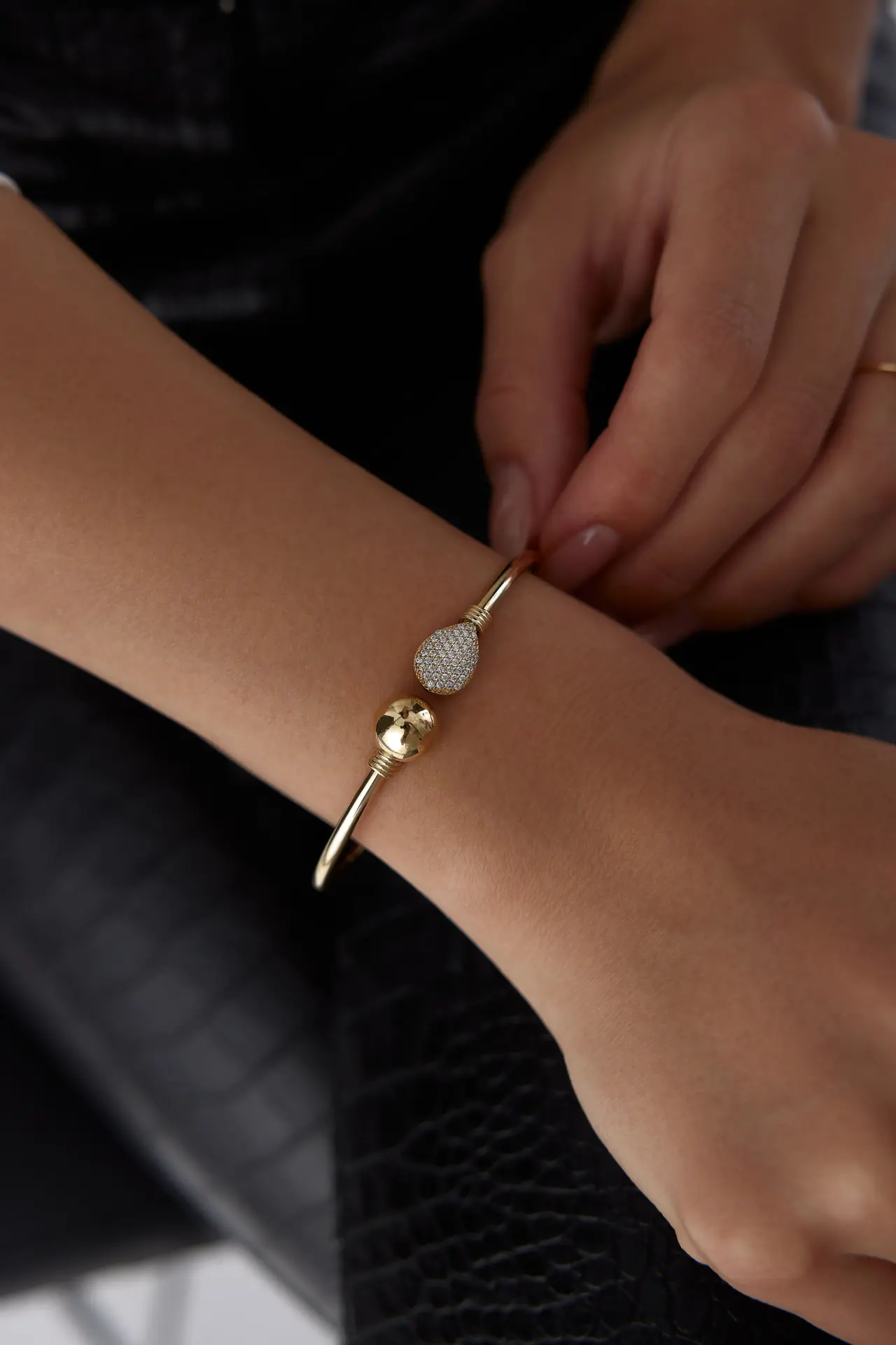 Altın Tasarım Kelepçe