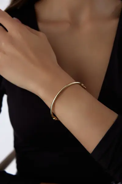 ALTIN BOMBELİ KELEPÇE