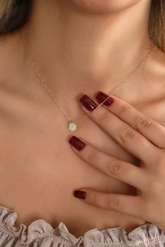 Altın Taşlı Çicek Kolye