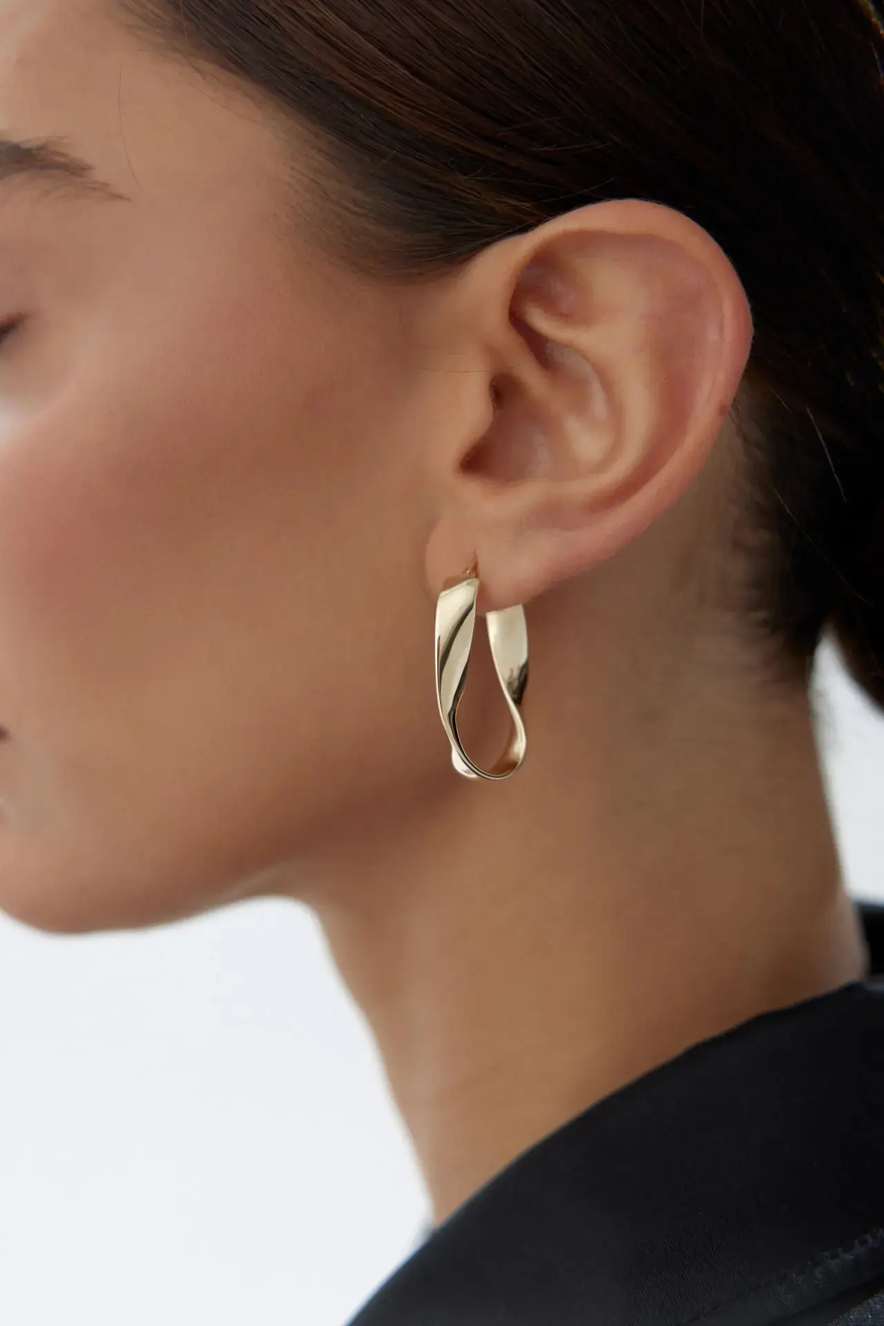 Altın Asimetrik Şarnel Küpe