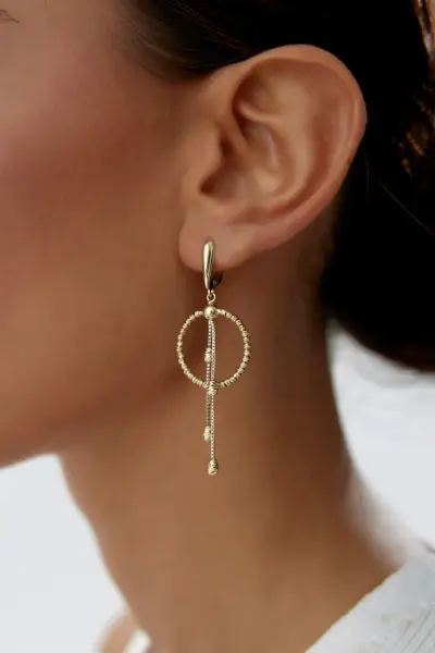 ALTIN DORİKALI SALLANTILI  HALKA KÜPE