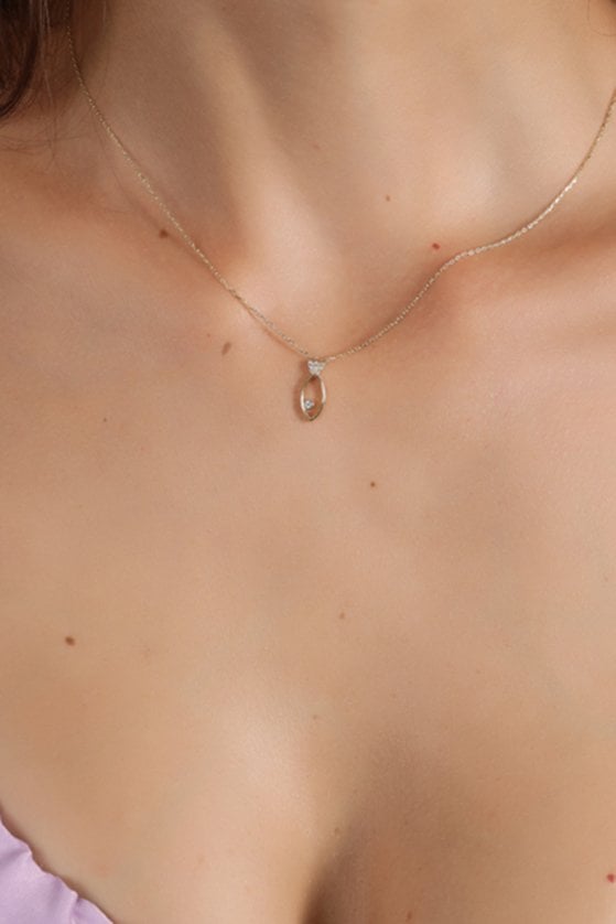 Altın Taşlı Balık Form Kolye