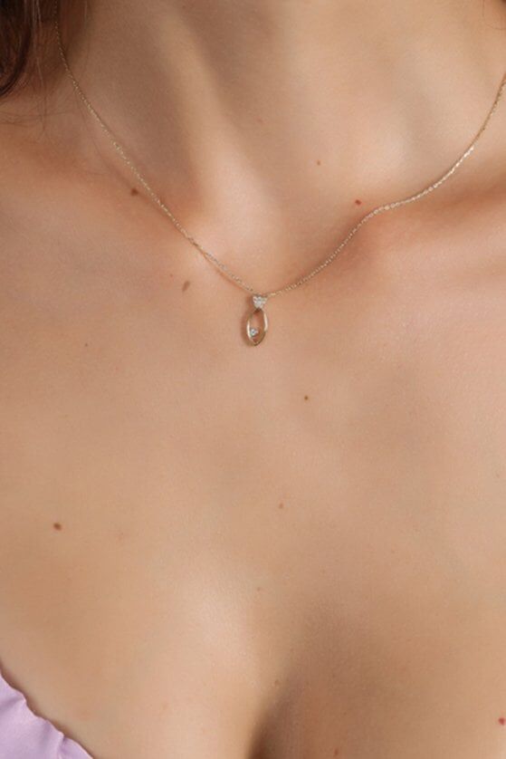 Altın Taşlı Balık Form Kolye