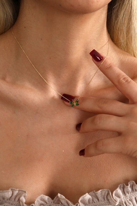 Altın Yeşil Mineli Kelebek Kolye