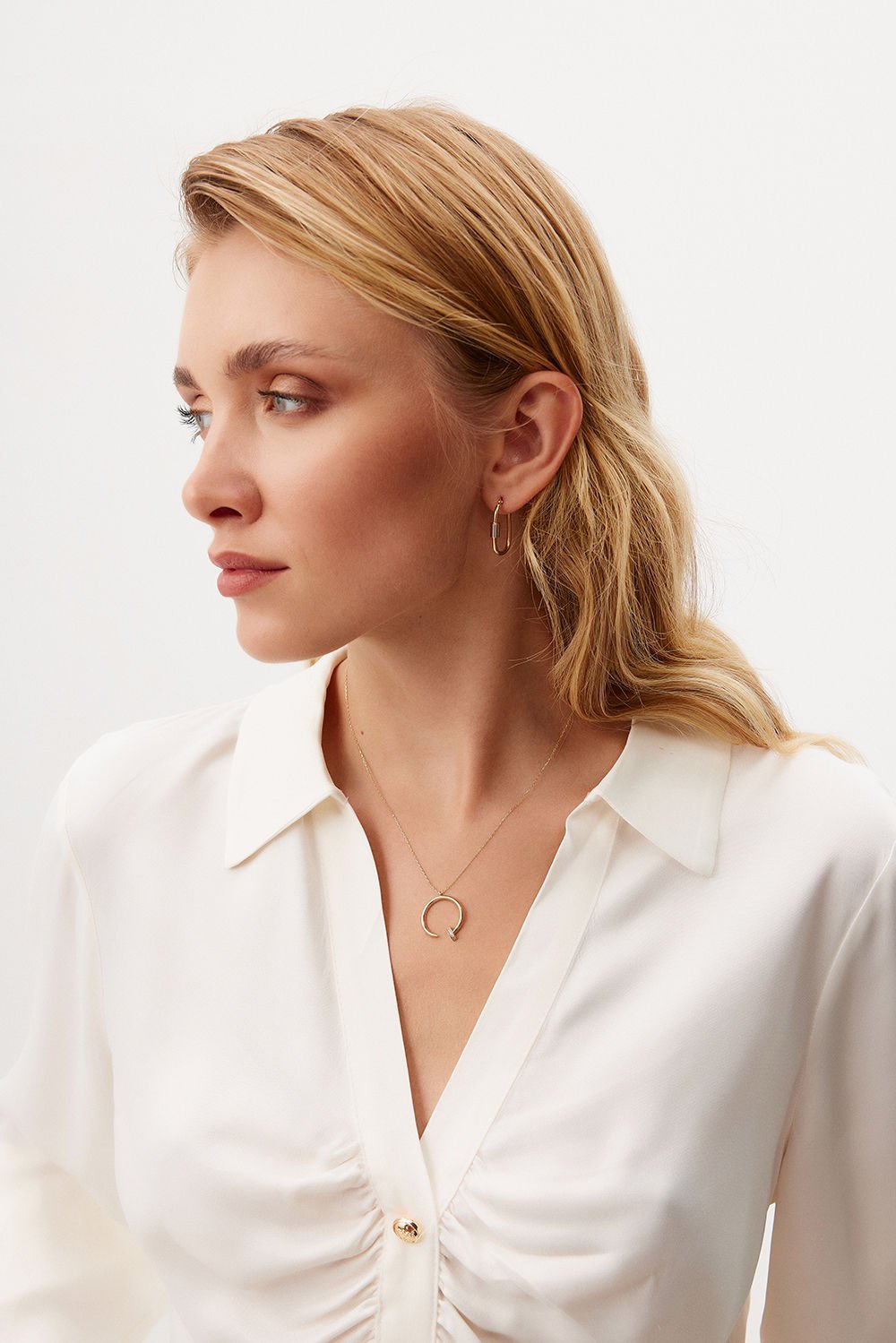 Altın Yuvarlak Çivi Model Kolye