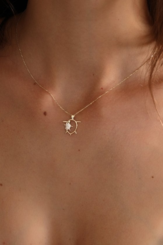 Altın Taşlı Kaplumbağa Kolye