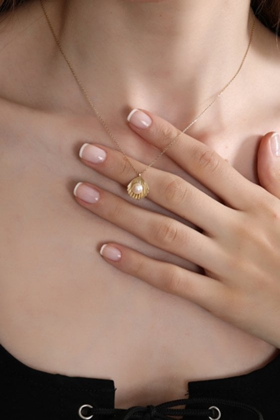 Altın İnci Deniz Kabuğu Kolye