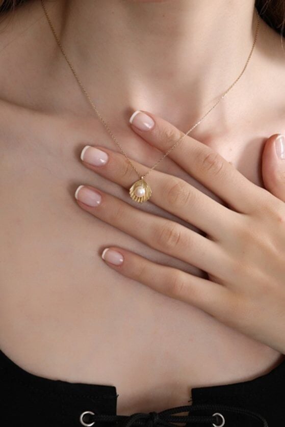 Altın İnci Deniz Kabuğu Kolye