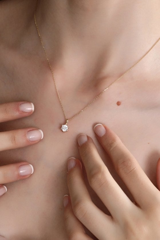 Altın Altı Tırnaklı Tektaş Kolye