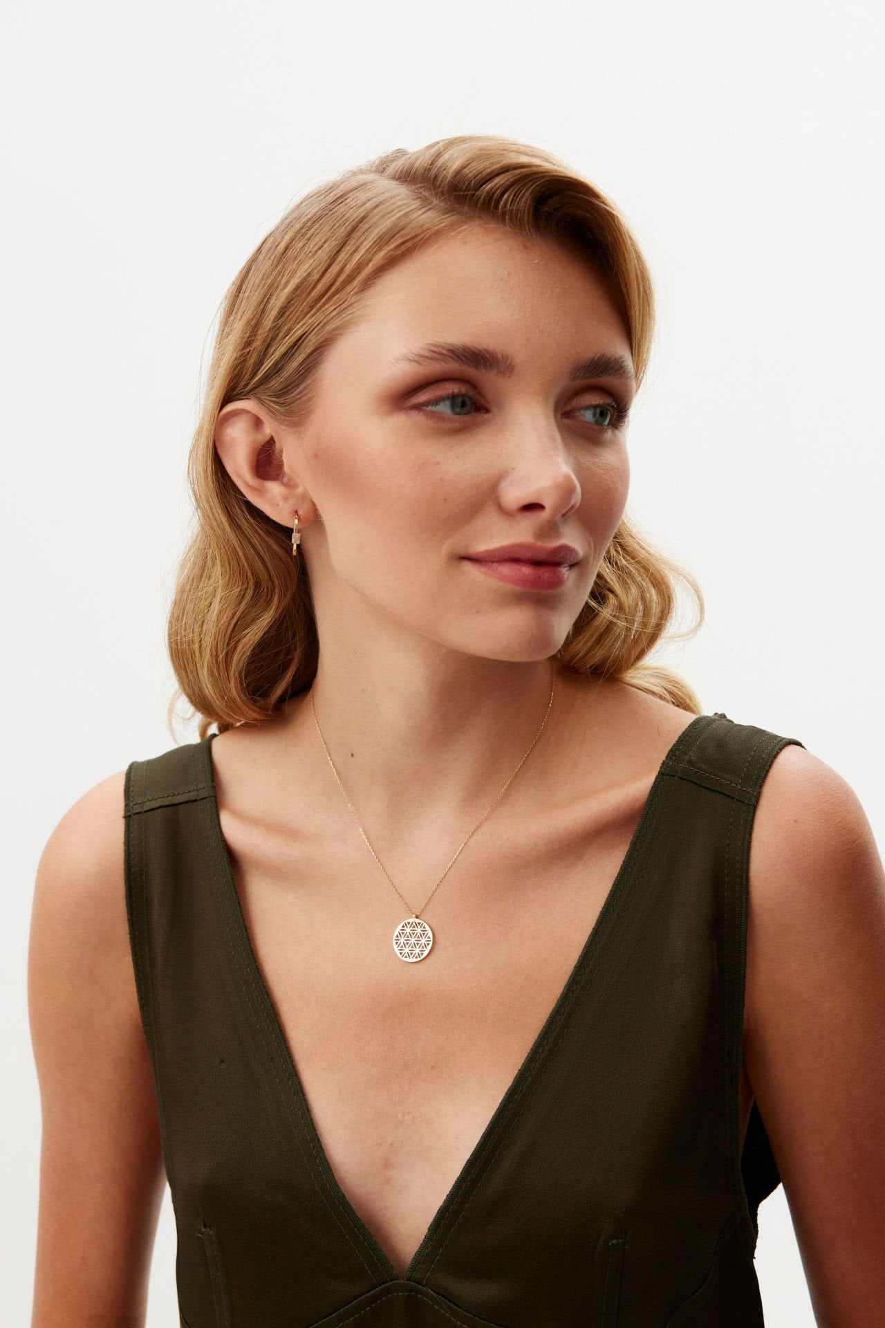 Altın Yaşam Çiçeği Kolye