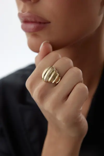 ALTIN BOMBELİ TAŞLI YÜZÜK