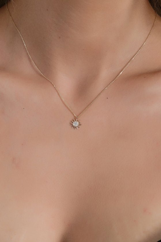 Altın Taşlı Güneş Kolye