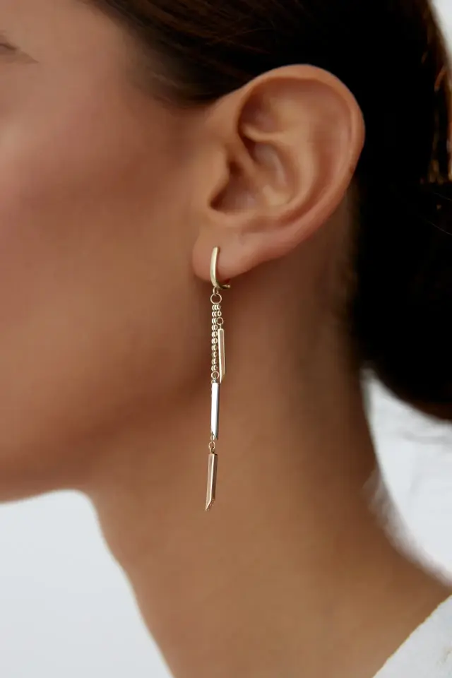 Altın Üç Renk Sallantılı Küpe