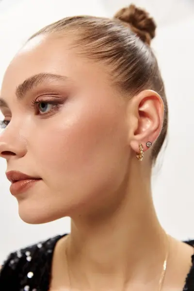 Altın Beyaz Sıvama Tektaş Küpe