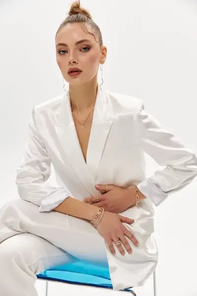 ALTIN SALLANTILI KÜPE