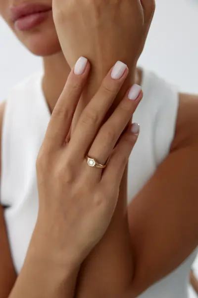 Altın Taşlı Altıgen Yüzük