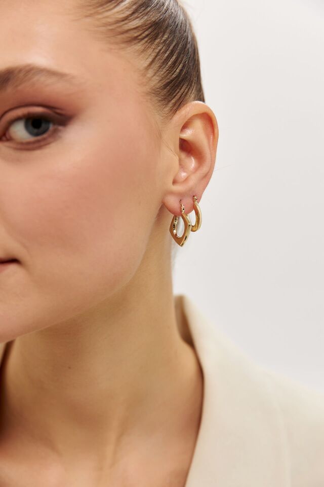 Altın Üçgen Çanta Küpe