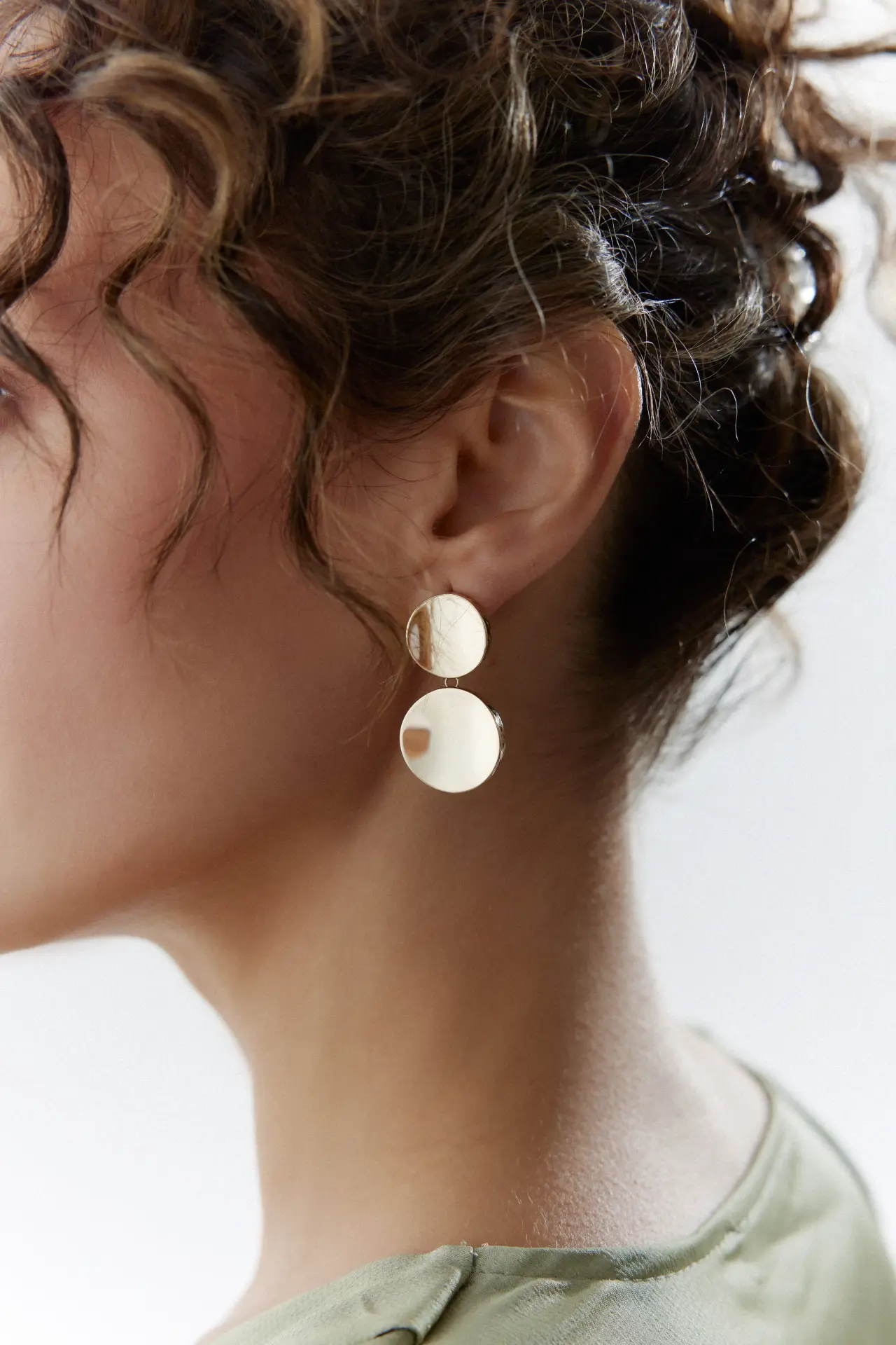 Altın Oval Şarnel Küpe