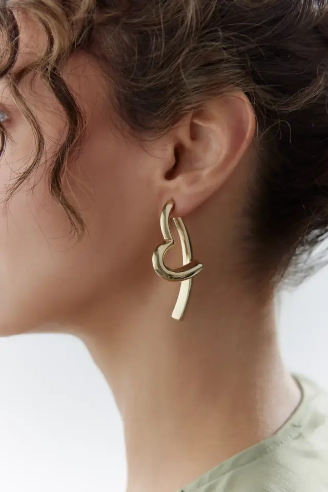 Altın Amia Şarnel Küpe