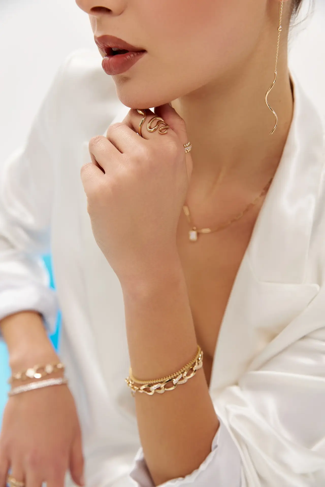 ALTIN TAŞLI HALLOW BİLEKLİK